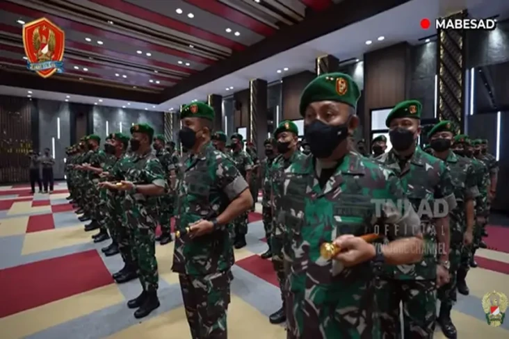 40 Kolonel AD Naik Pangkat...