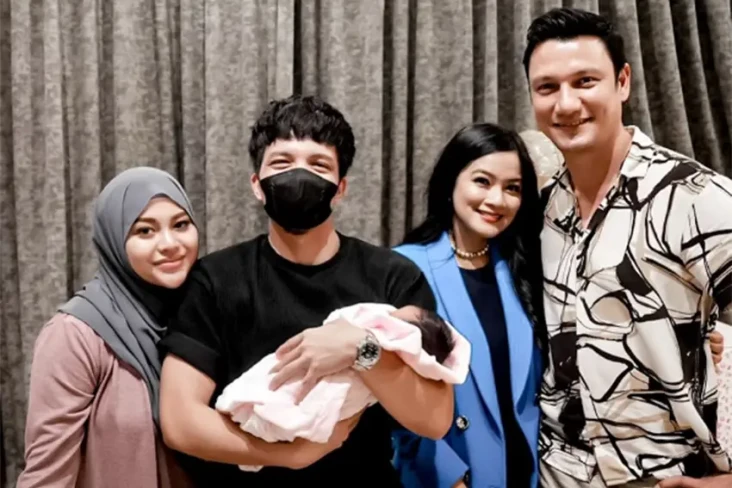 Lihat Bayi Aurel Hermansyah,...