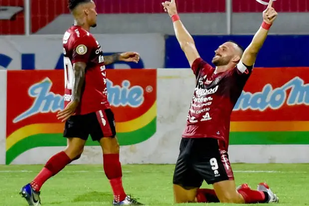 Hasil Liga 1 2021/2022:...