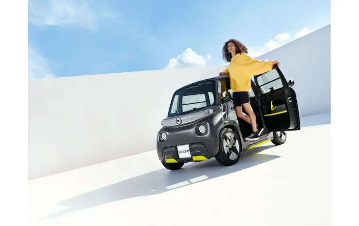 Eropa Diserbu Mobil-mobil...