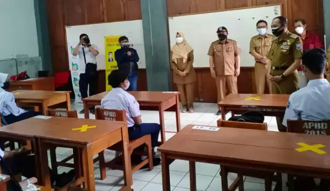 Kasus Melandai, Sekolah...