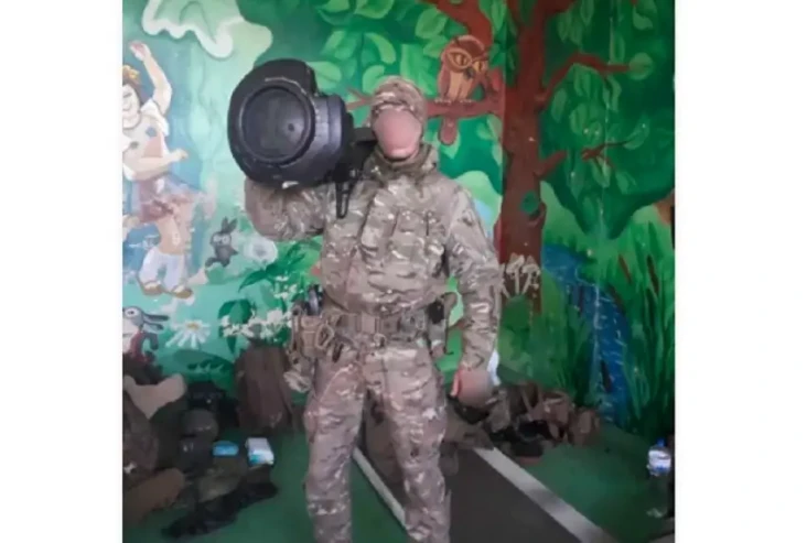 Tentara Ukraina Pamer...