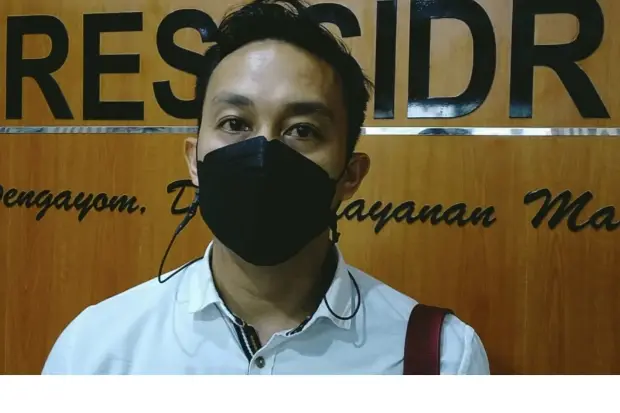 Polisi Periksa 3 Orang...