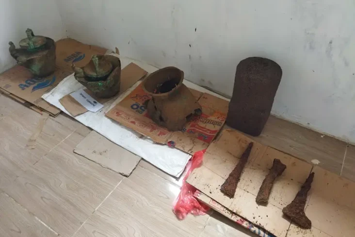 Arkeolog Temukan Alat...