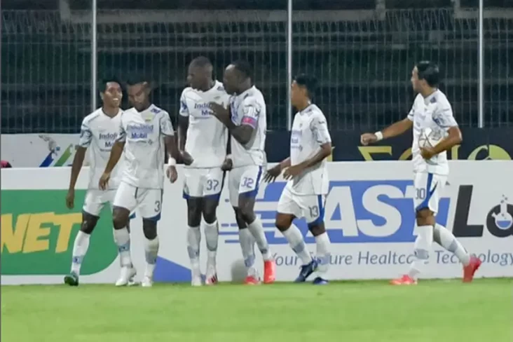 Hasil Arema vs Persib:...