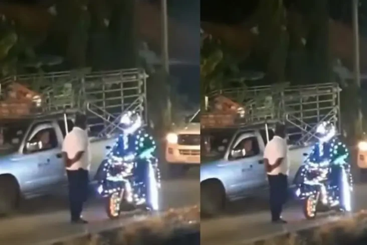 Viral! Pria Naik Motor...