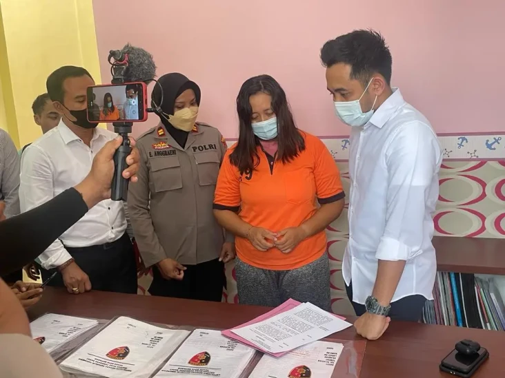 Gelapkan Uang Perusahaan...