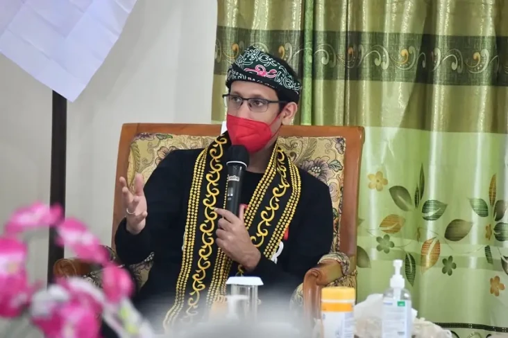 Nadiem Desak Pimpinan...