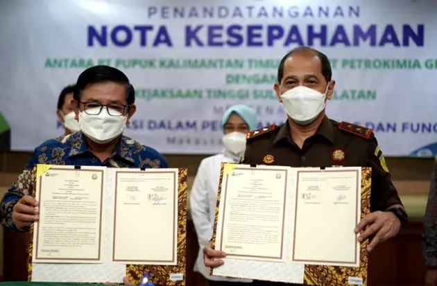 Petrokimia Gresik Gandeng...