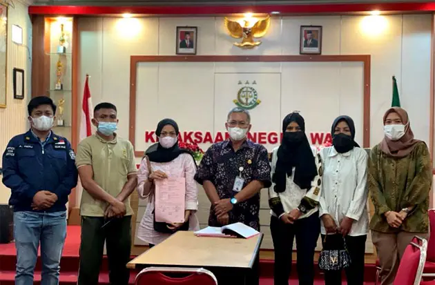 Kejari Wajo Selesaikan...