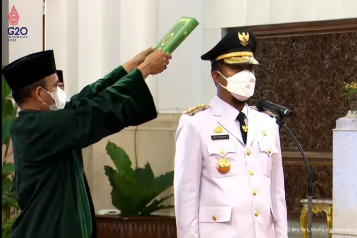Presiden Jokowi Lantik...
