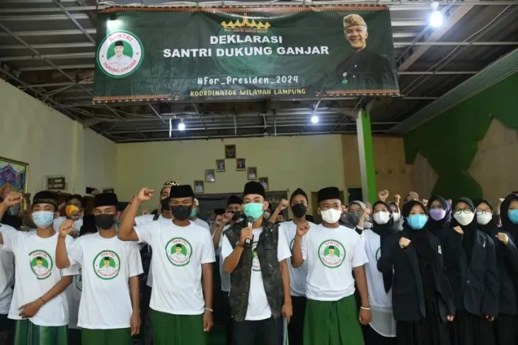 Ratusan Santri Bandar...