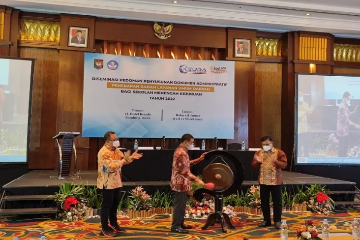 Kemendagri Gelar Rapat...