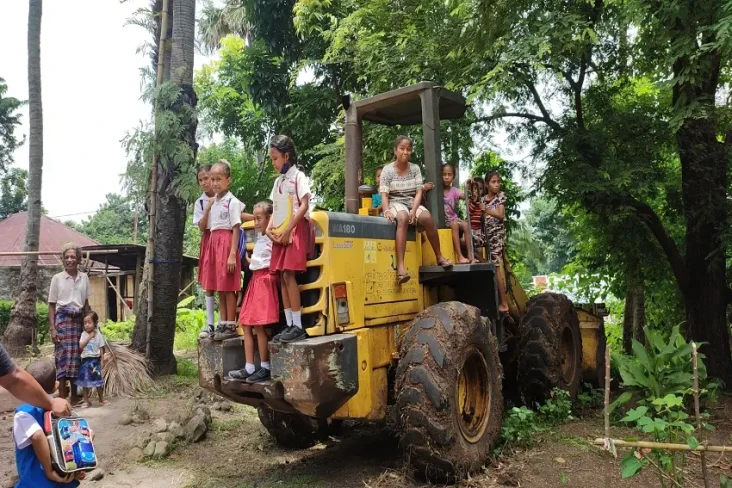 Waduh! Jalan Desa Rusak,...