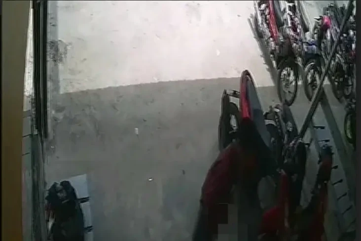 Buru Pria Pelaku Onani...