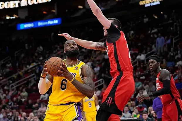 Hasil Lengkap NBA 2021/202,...