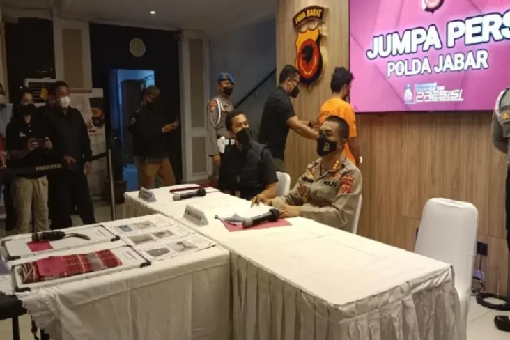 Kiai Dibacok saat Khusyuk...