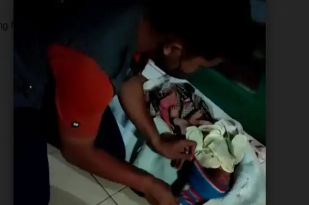 Bayi Perempuan Ditemukan...