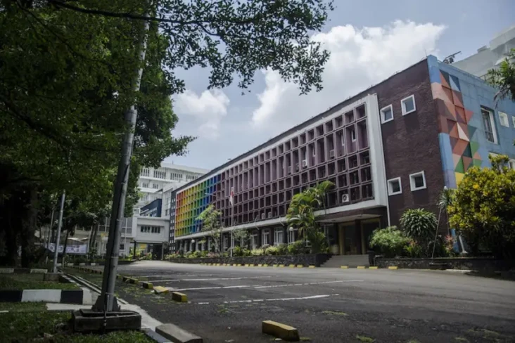 Dosen Mogok, Rektorat...