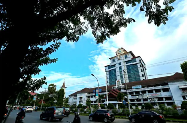 Pemkot Makassar Kantongi...