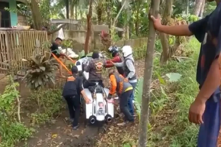 Tabrak 2 Bocah Kembar...