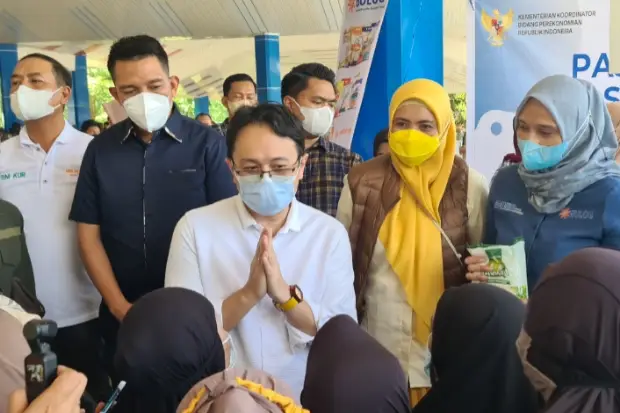 Pantau Operasi Pasar...