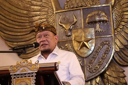 Ketua DPD RI Patahkan...