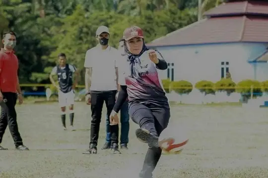 Bupati Winarti Buka...