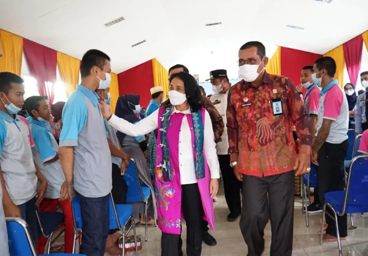 Menteri P3A Beri Motivasi...