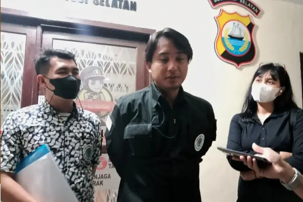 Pengacara AKBP M Resmi...