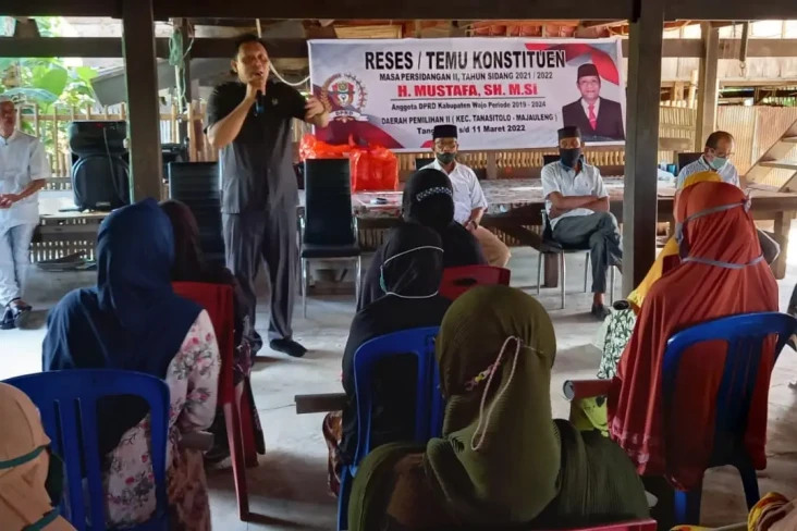 Reses Dewan, Warga Tanasitolo...