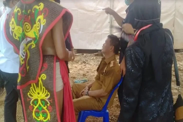 Gubernur Sulteng Pingsan...