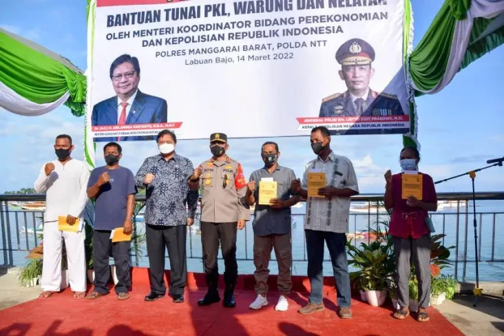 Salurkan BT-PKLW Pertama...
