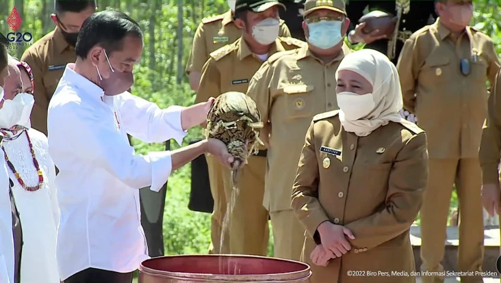 Gubernur Khofifah Satukan...