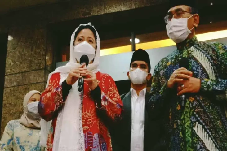 Kunjungi Gus Yahya,...