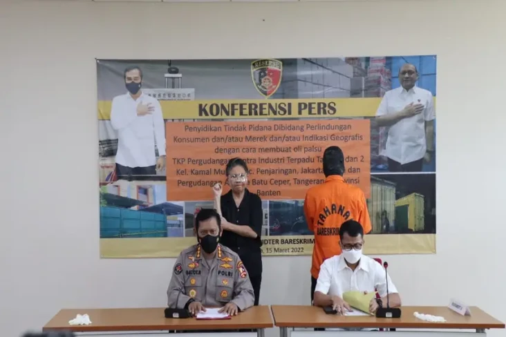 Bareskrim Tangkap Pembuat...