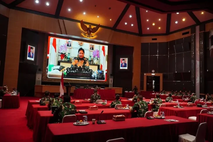 Airlangga: TNI Dibutuhkan...