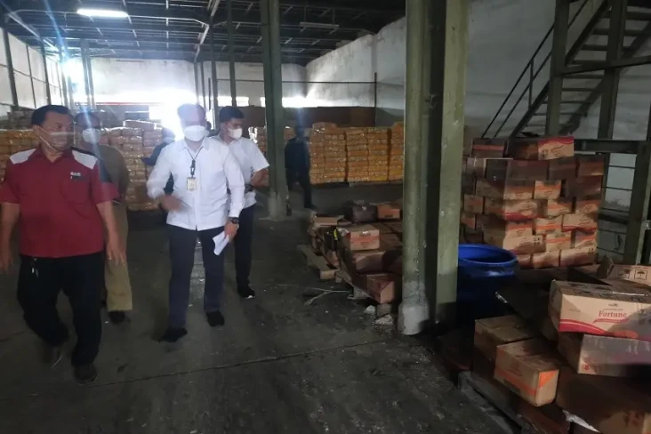 Polisi Sidak Gudang...