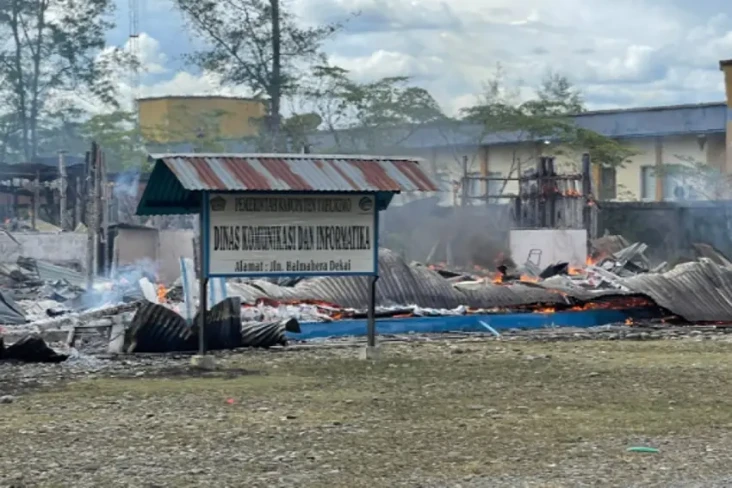 Aparat Gabungan Pukul...