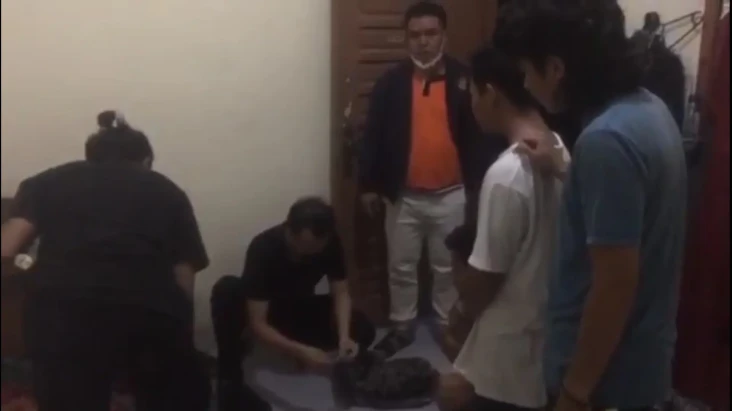 Nyambi Dagang Narkoba,...