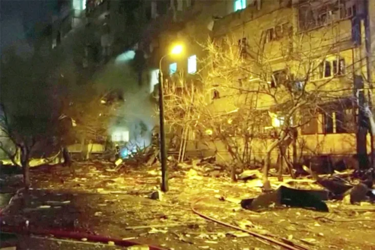 Serangan Artileri Hantam...