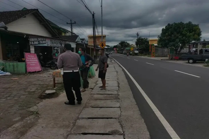 Gadis Remaja di Bantul...