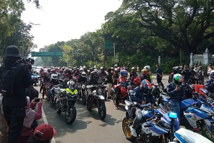 Dihadiri Komunitas Motor,...