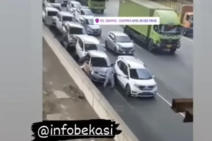Lima Mobil Terlibat...