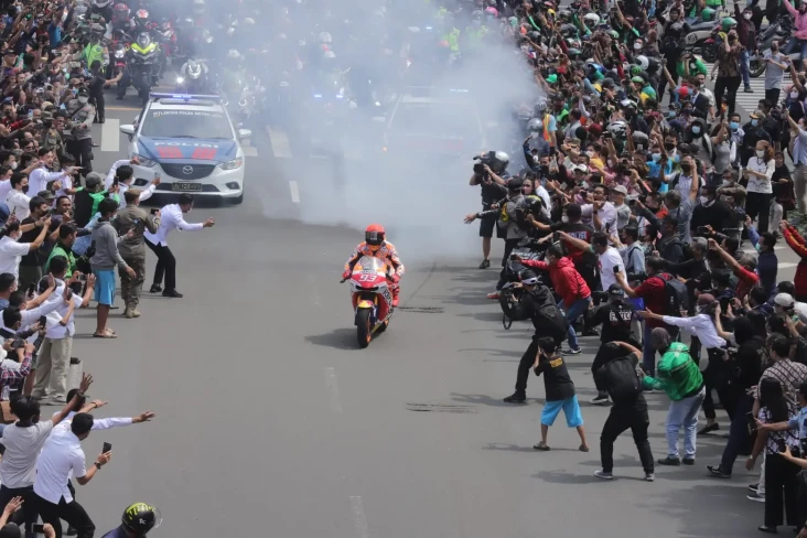 Histeria Warga Jakarta...