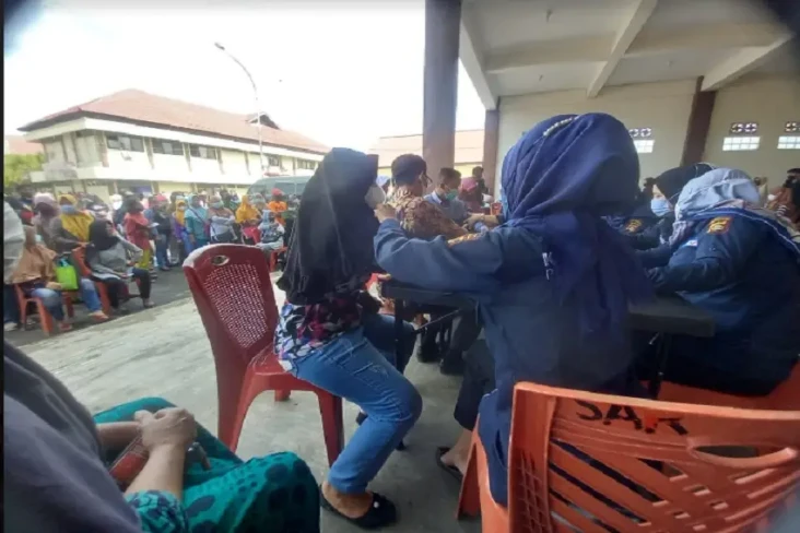 Demi Minyak Goreng Murah,...