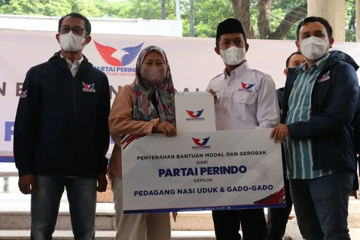 Perindo Bagikan Gerobak...