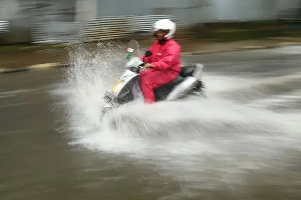 Tangerang Diguyur Hujan,...