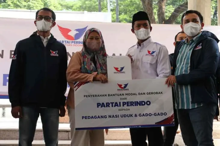 Perindo Bagikan Gerobak...