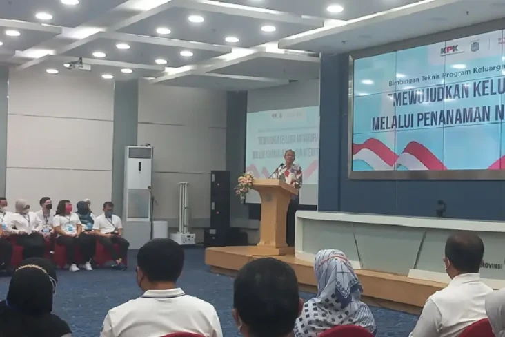 Wakil Ketua KPK ke Pejabat...